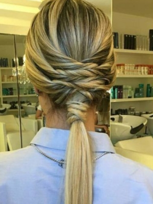 modelo penteados para madrinhas transpassado