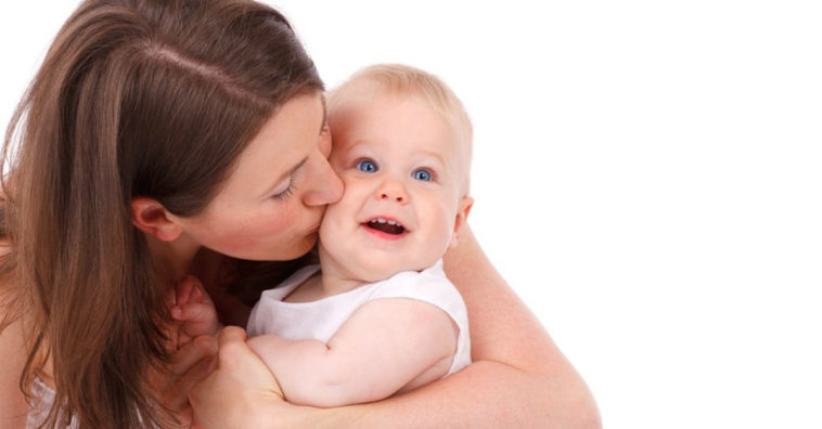 pernas de bebe muito gordas