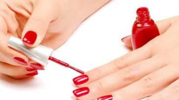 perigo de pintar as unhas