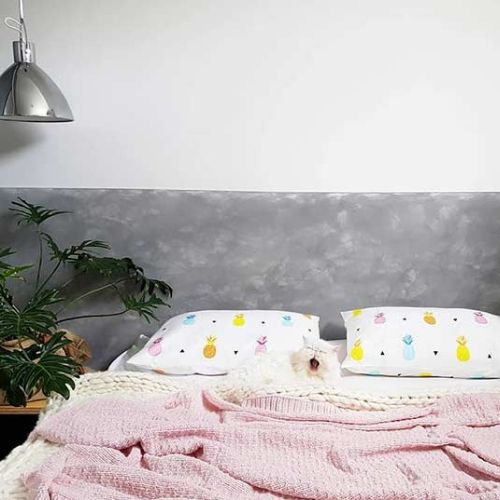 decoração de quarto simples placa de metal cabeceira