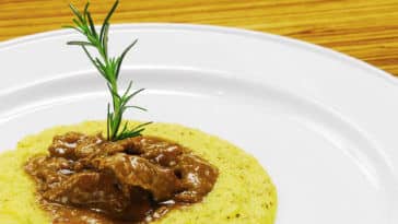 polenta com carne moída