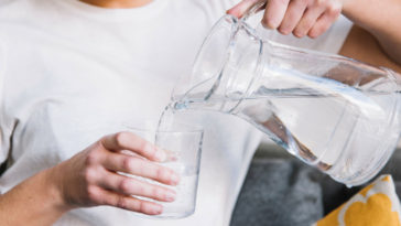 beber água para melhorar o sistema digestivo