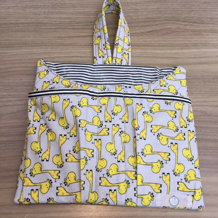 porta-treco com artesanato em tecido