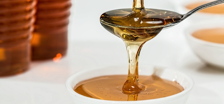 cinco principais benefícios do mel para o cabelo