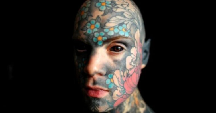 professor é impedido de dar aula por causa de tatuagens