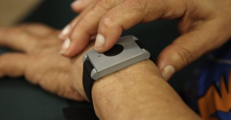 pulseira para monitorar idosos