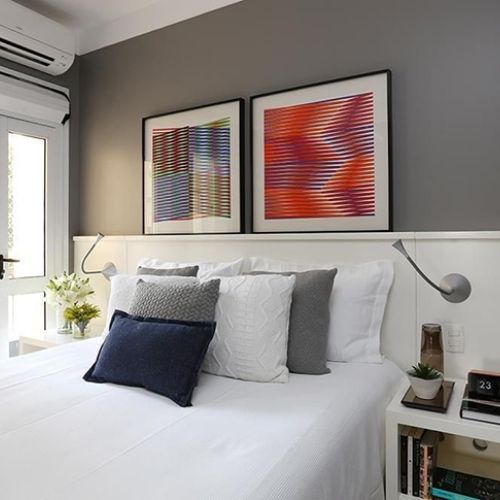 decoração de quarto pequeno quadros e cores neutras