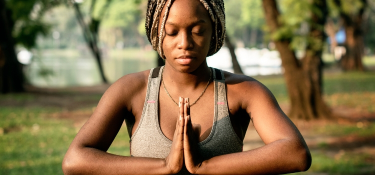 que pessoas podem fazer yoga