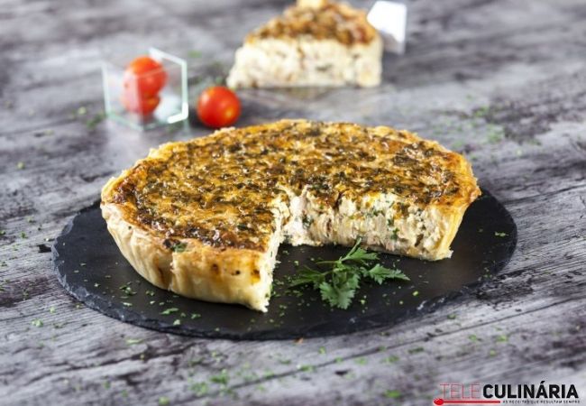 quiche com cebola caramelizada