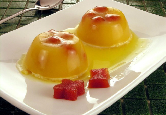 quindim de liquidificador com goiabada