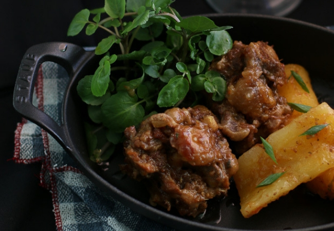 rabada com agrião e mandioca