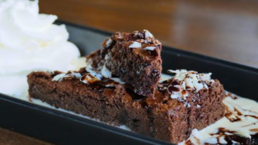 bolo gelado de chocolate