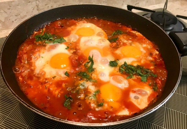 fazer receitas com ovo shakshuka