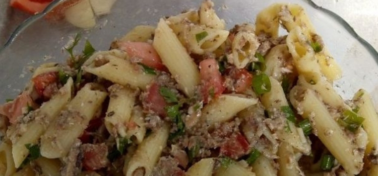 fazer receitas com sardinha salada