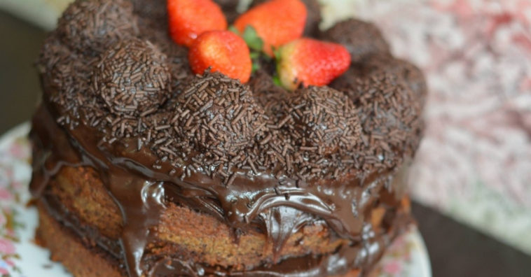bolo de chocolate recheado