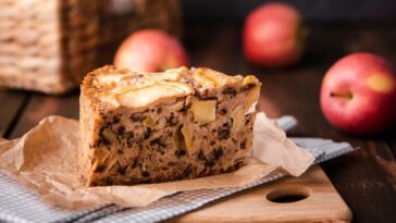 bolo de maçã com aveia