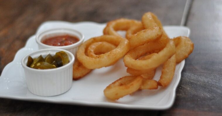 como fazer anéis de cebola