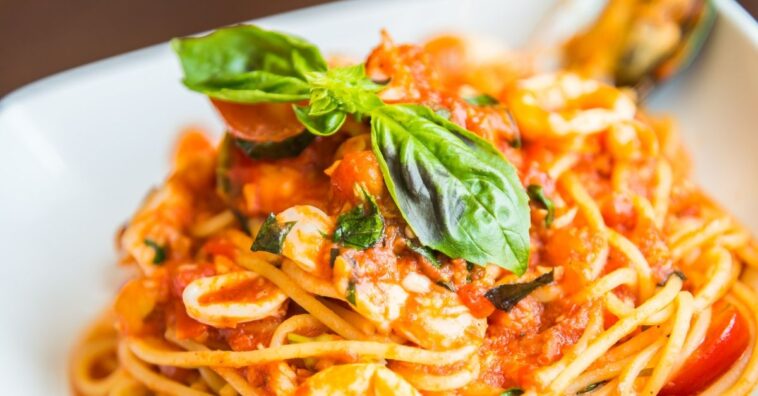 espaguete com camarão