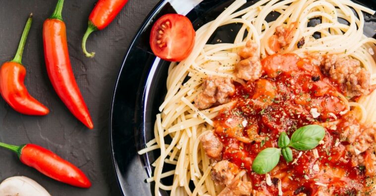 macarrão com carne moída