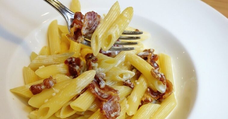 macarrão com bacon