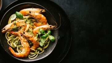 macarrão com camarão