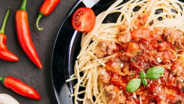 macarrão com carne moída