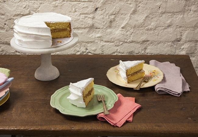 bolo de nada recheado e decorado