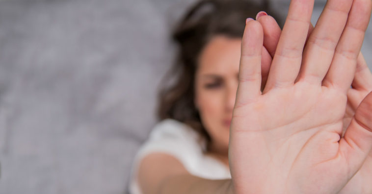 mulher estuprada pelo namorado