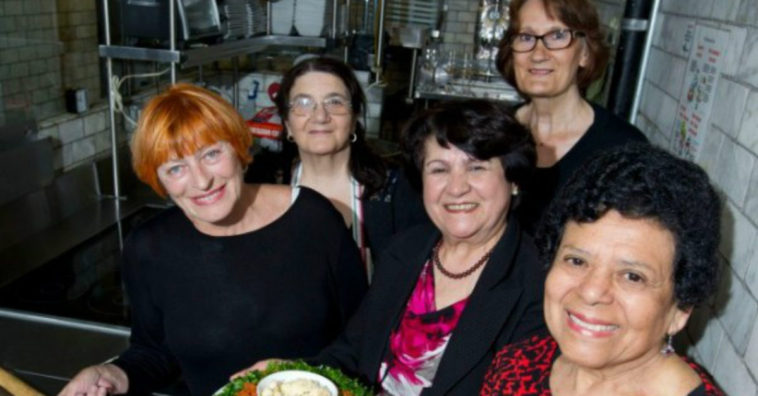 restaurante contrata avós