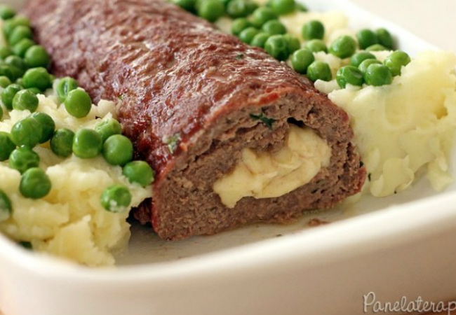 rocambole de carne moída com provolone