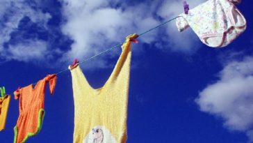 lavar roupa de bebê