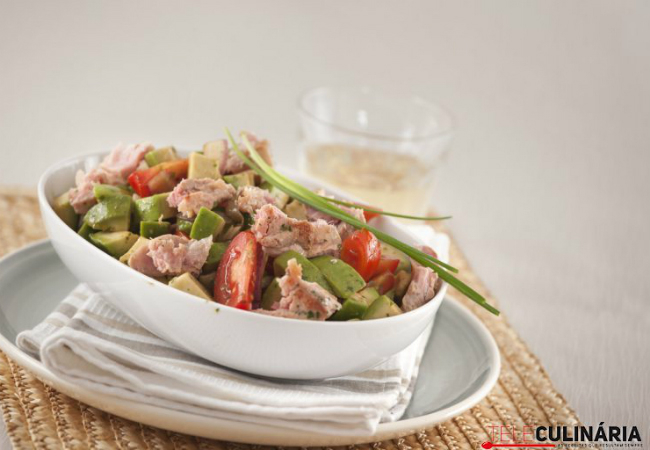 salada de atum com abacate