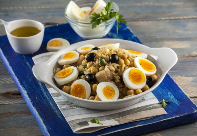 salada de bacalhau e grão
