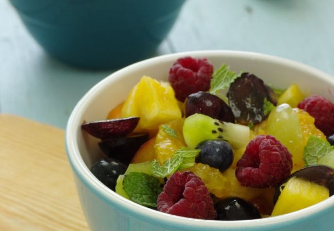 salada de frutas com vinho