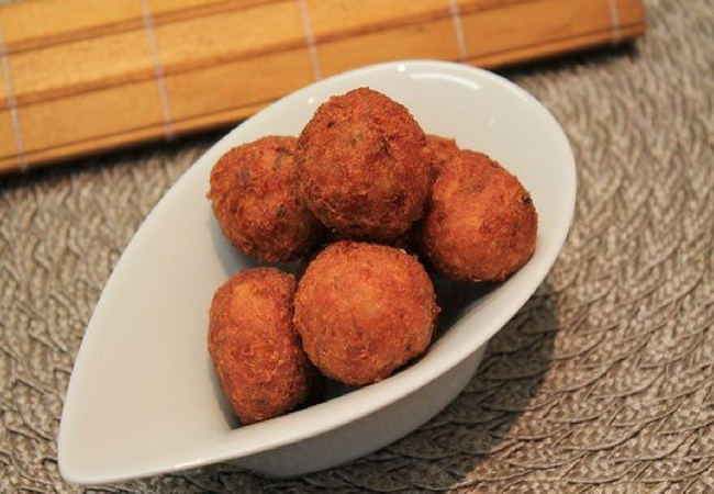 como fazer salgadinhos de festa bolinho de bacalhau