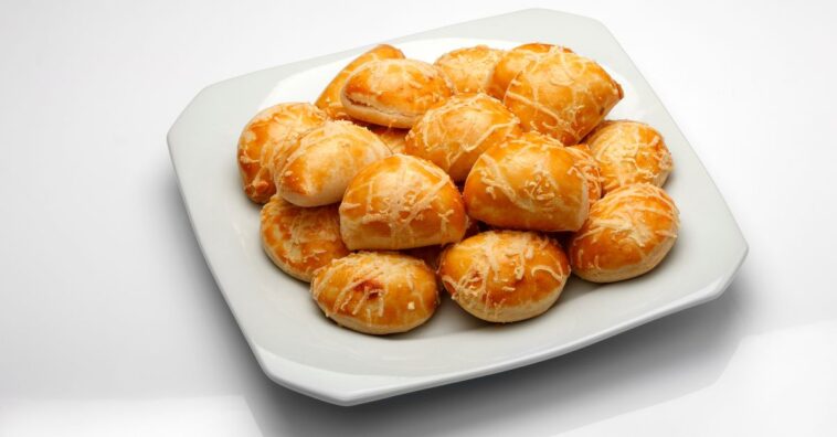 salgado de calabresa e queijo