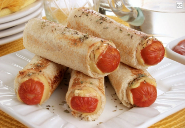 salsicha empanada no pão