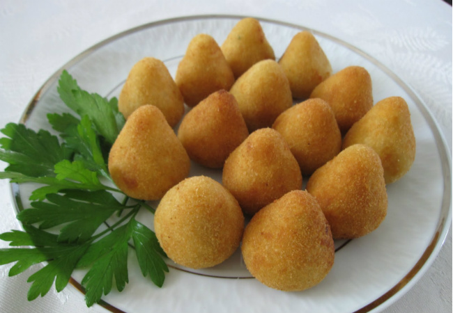 servir em festa infantil coxinha