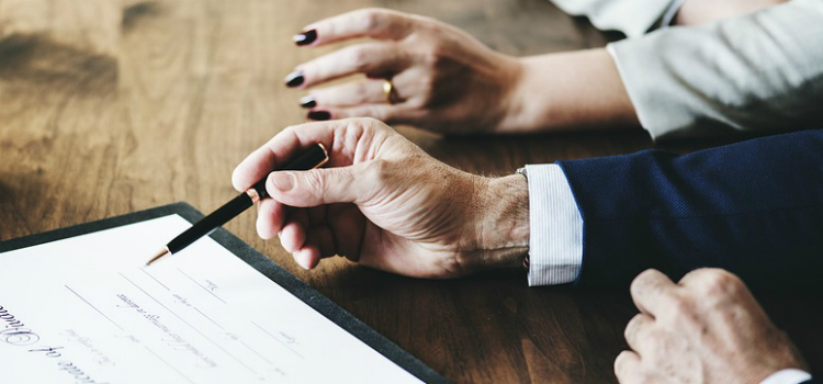 seu parceiro esta te traindo financeiramente sinais