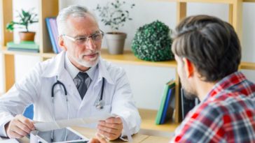 câncer de testículo