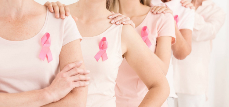 sintomas de câncer de mama