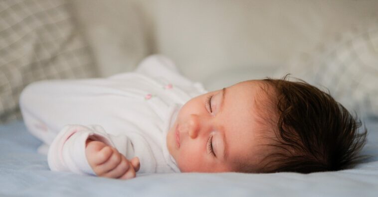 síndrome da cabeça chata em bebês