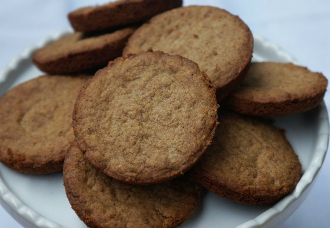 snack saudável cookie de pasta de amendoim