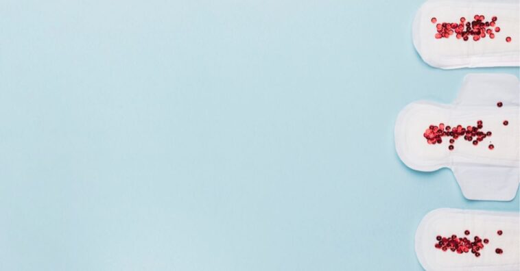 menstruação com coágulos