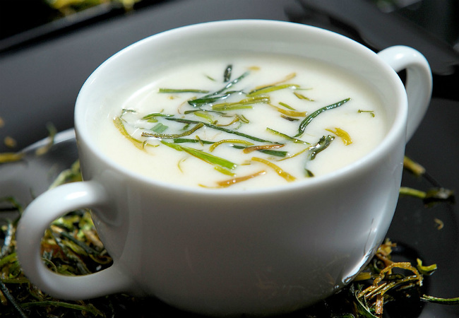 sopa de alho-poró com batata