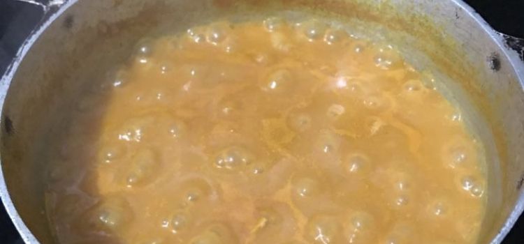 sopa de banana verde com pedaços