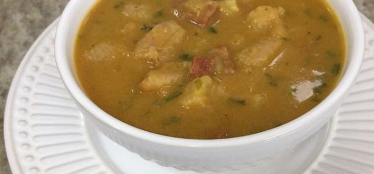 fazer sopa de banana verde temperada