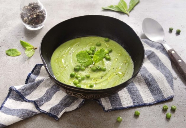 sopa de ervilha e hortelã