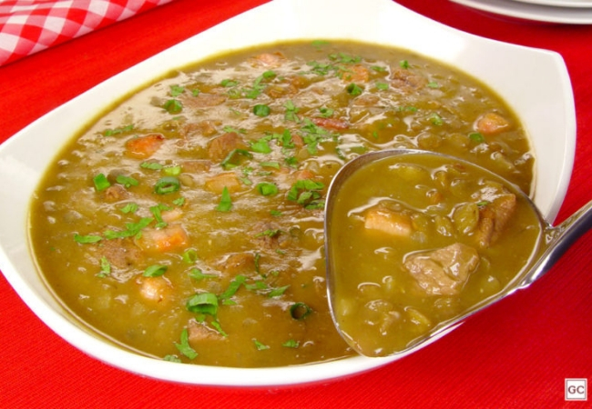 sopa de lentilha e carne