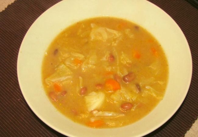sopa de repolho e feijão